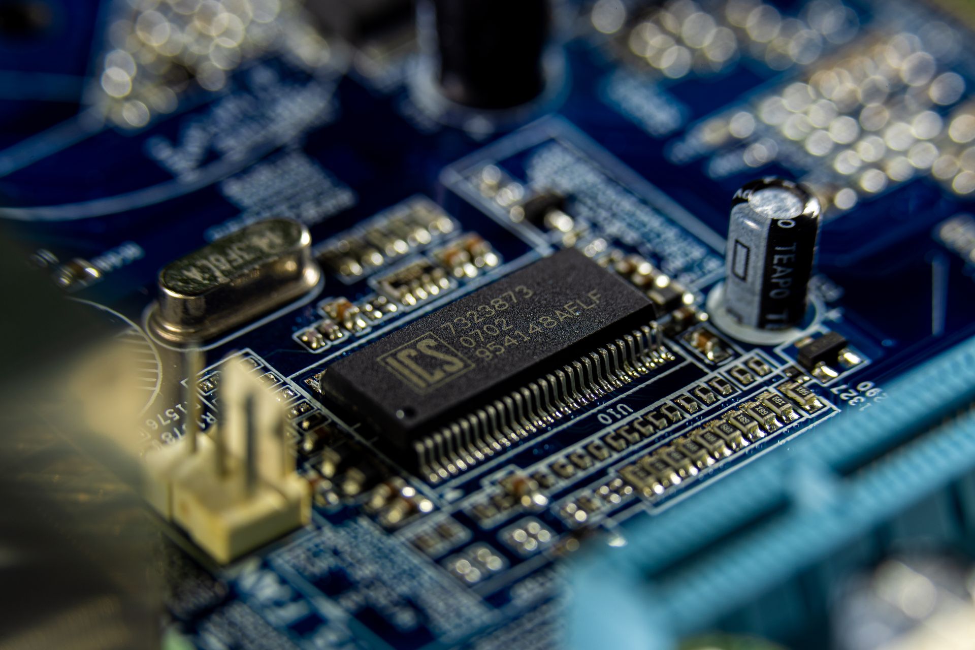 Placa de circuito, integración y automatización de sistemas